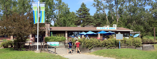 Currah's Park Store and Grill